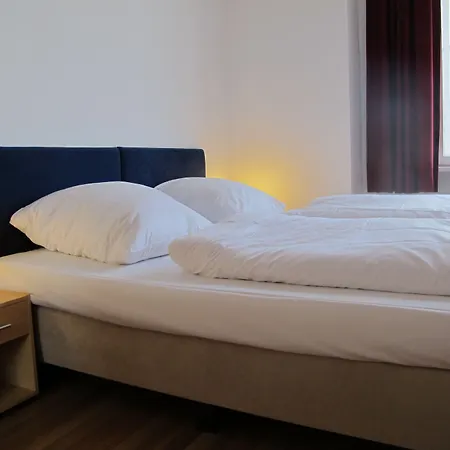 אכסניה Metropol *