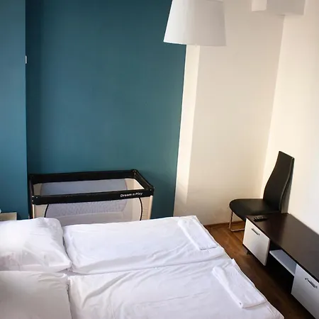 Metropol Hostel *