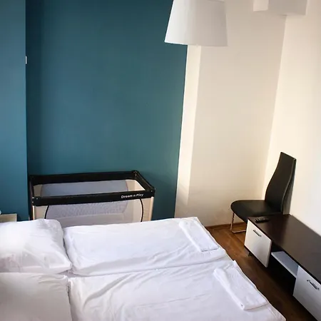 Metropol Hostel *